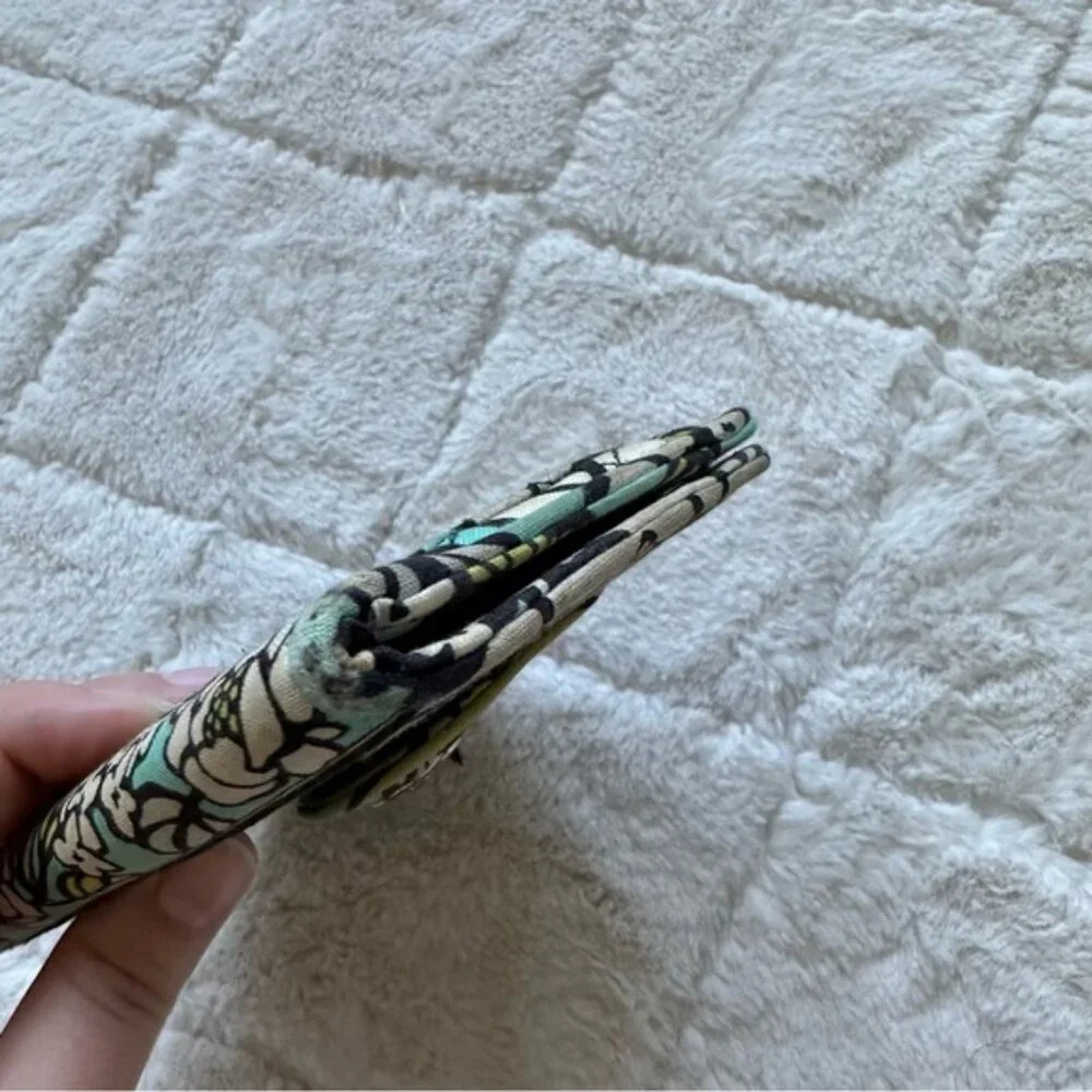 Vera Bradley brand vera